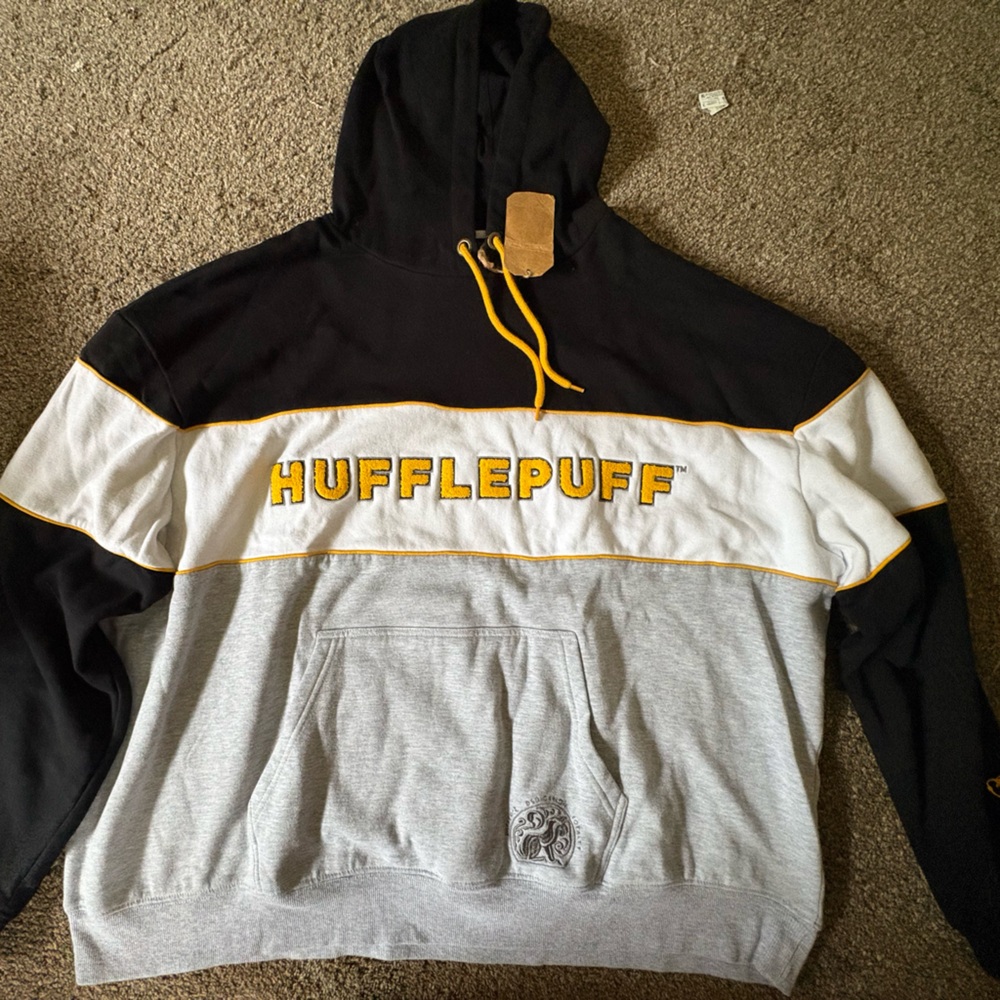 BRAND NEW Official Hufflepuff Black and Gray Hoodie